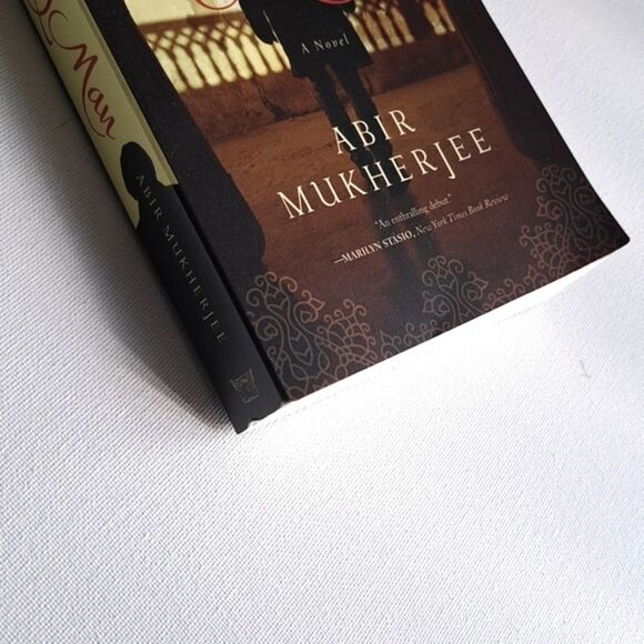 A Rising Man By Abir Mukherjee - Picture 2 of 5